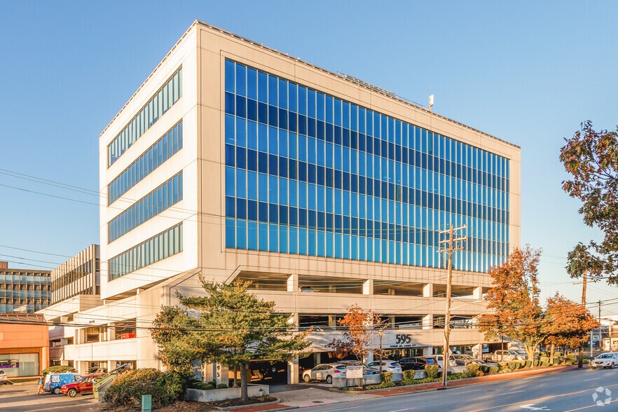 More Photos Of 591 Stewart Ave, Garden City Office For Lease