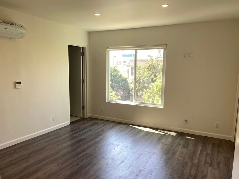More Photos Of 1015 3rd St, Santa Monica Apartments For Sale