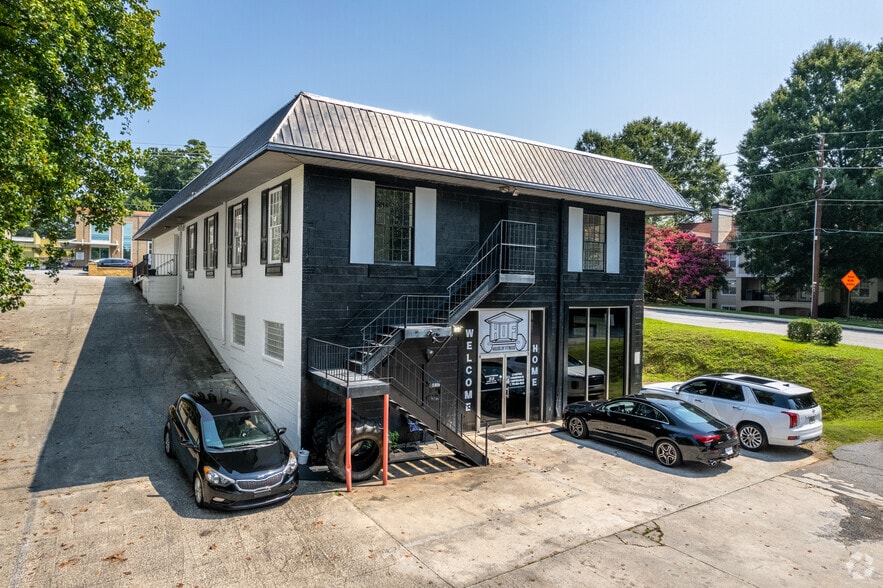 More Photos Of 45 Old Ivy Rd NE, Atlanta Freestanding For Lease