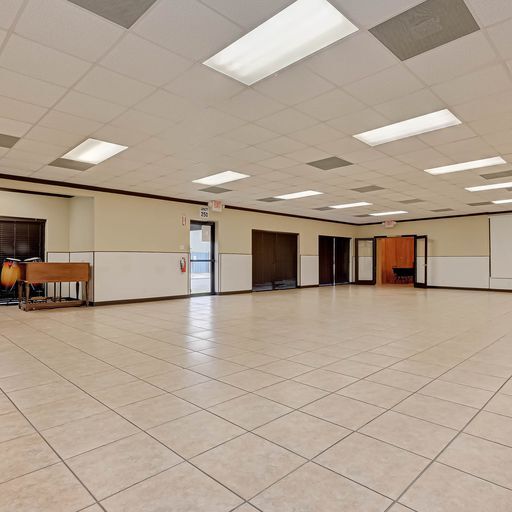 More Photos Of 3402 Amanda Ln, Houston Flex For Sale