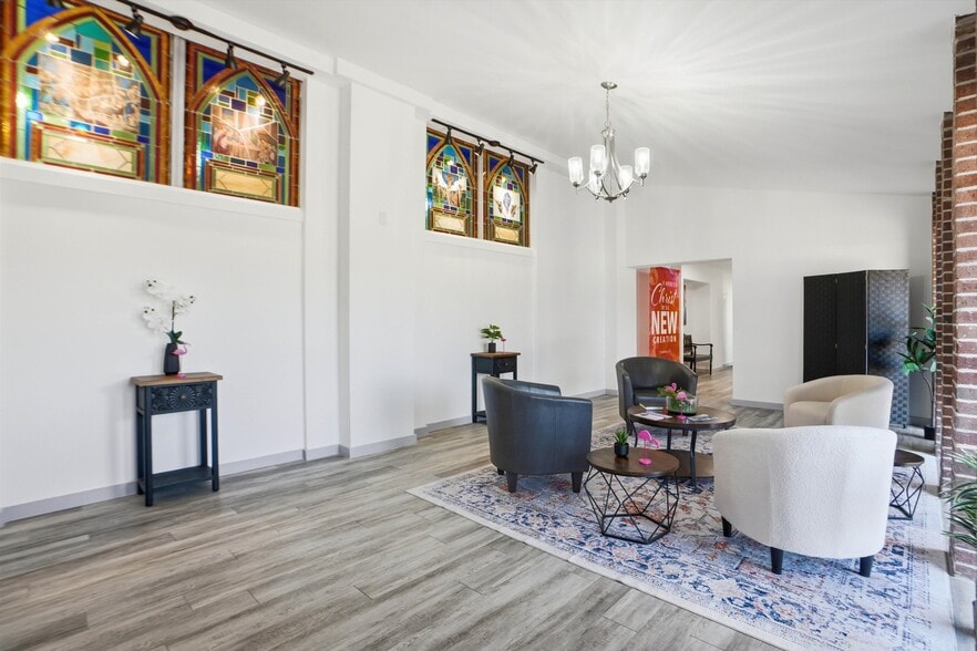 More Photos Of 8075 Lone Star Rd, Jacksonville Religious Facility For Sale
