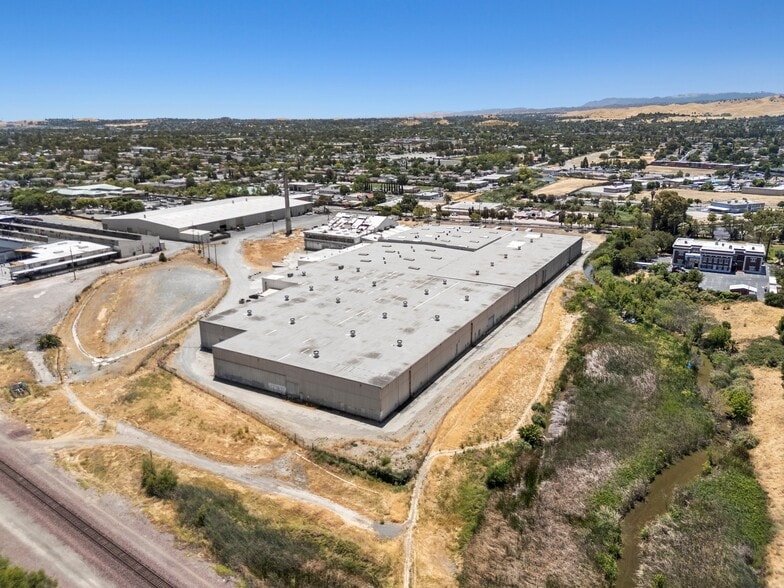 More Photos Of 1400 W 4th St, Antioch Warehouse For Lease