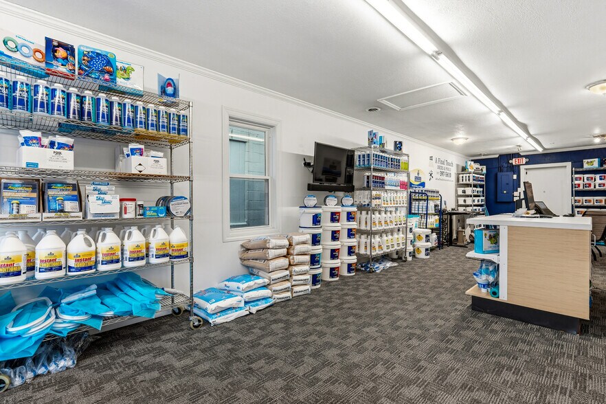 More Photos Of 10 W Franklin St, Bellbrook Storefront Retail Office For Lease