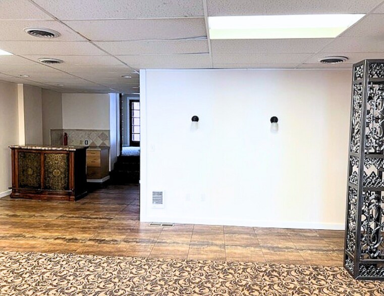More Photos Of 425-427 W First Ave, Spokane General Retail For Sale