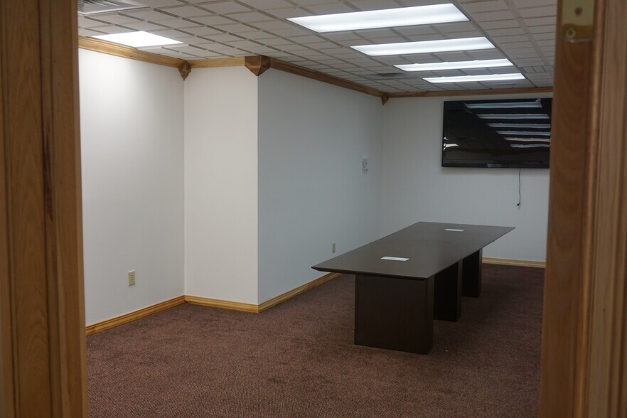 More Photos Of 15-39 Market St, Amsterdam Storefront Retail Office For Lease