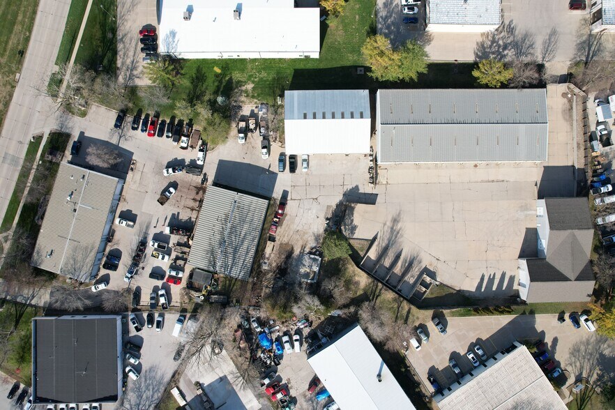 More Photos Of 9289 Swanson Blvd, Clive Warehouse For Lease