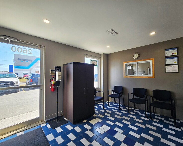 More Photos Of 2600-2616 Sheffield Rd, Ottawa Flex For Lease