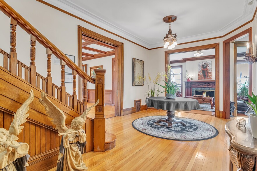 More Photos Of 270 Maple St, Springfield Hospitality For Sale
