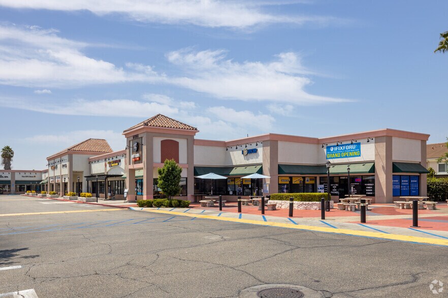 Primary Photo Of 17901 Pioneer Blvd, Artesia Restaurant For Lease