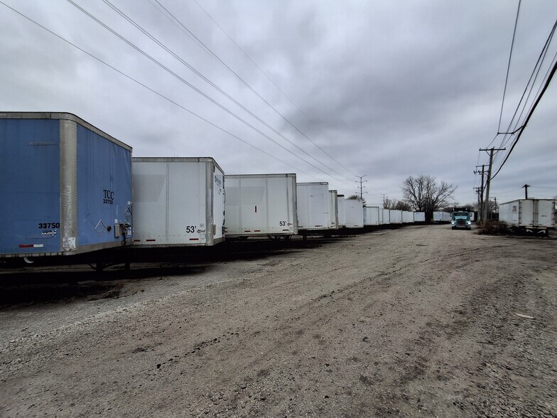 More Photos Of 610 W 81st St, Chicago Warehouse For Lease