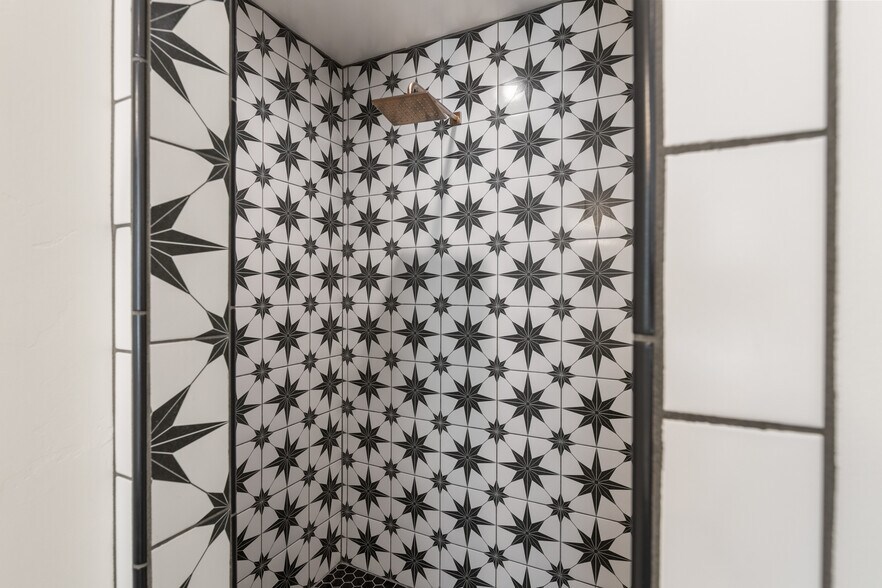 More Photos Of 302 N Main St, Lakeport Storefront For Sale