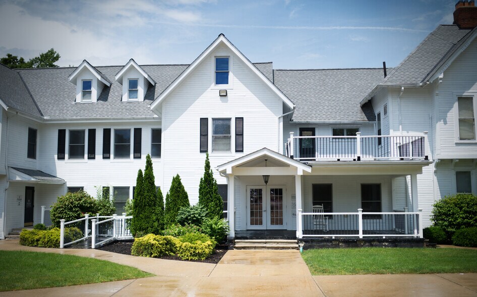 Primary Photo Of 33-35 N Chillicothe Rd, Aurora Office For Lease