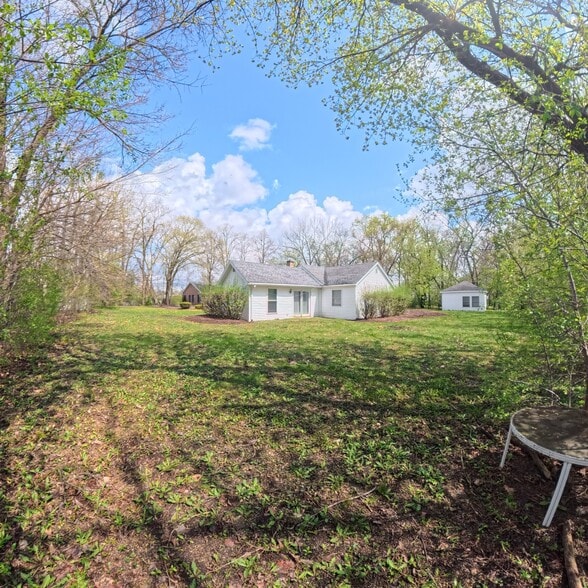 More Photos Of 805 E Palatine Rd, Palatine Office For Sale