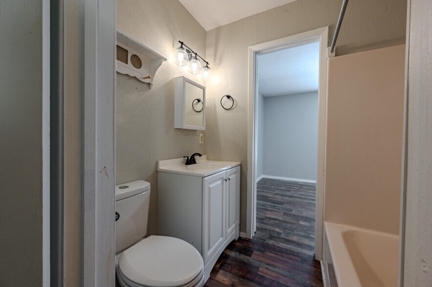 More Photos Of 732 W Alice Ave, Kingsville Apartments For Sale
