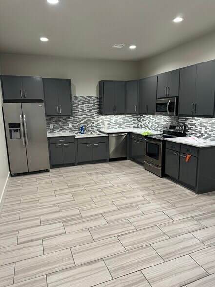 More Photos Of 601 Enterprise Dr, Edmond Office For Lease