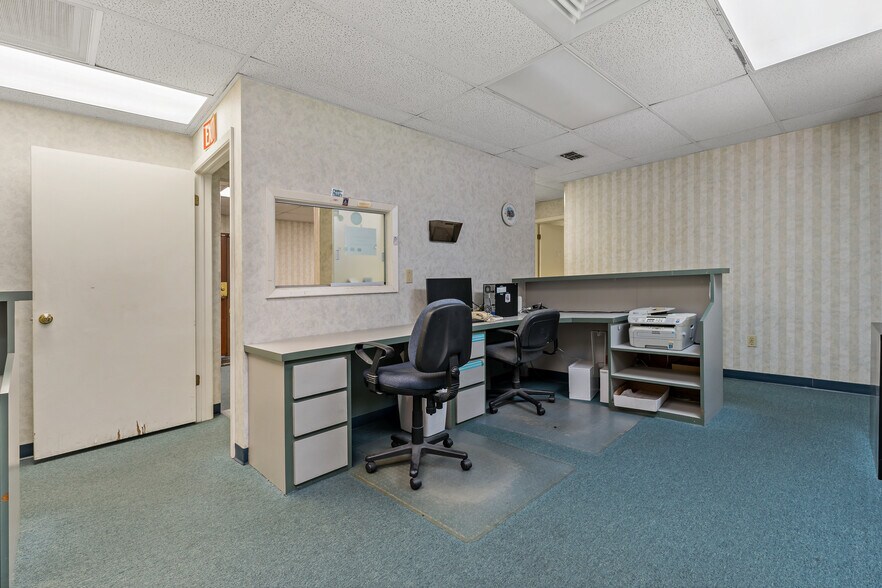 More Photos Of 3709 W Hamilton Ave, Tampa Medical For Sale