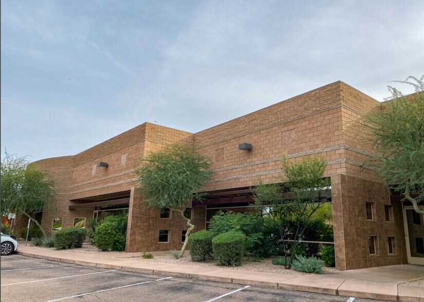 Primary Photo Of 8541 E Anderson Dr, Scottsdale Light Distribution For Lease