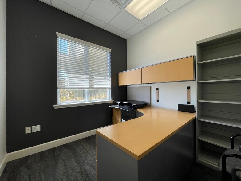 More Photos Of 1701 NW 80th Blvd, Gainesville Office For Sale