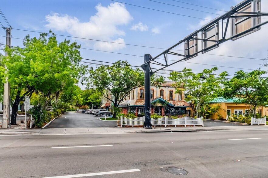 More Photos Of 4066 Broward Blvd, Fort Lauderdale Storefront Retail Office For Sale