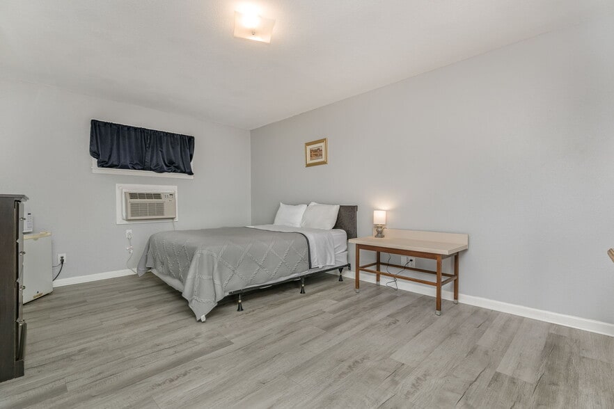 More Photos Of Falcon Motel, Stinnett Hotel For Sale