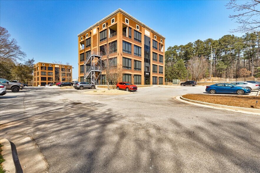 More Photos Of 2030 Avalon Pky, McDonough Office For Sale