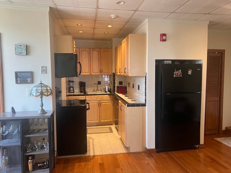 More Photos Of 54 Haverhill St, Andover Storefront Retail Residential For Sale