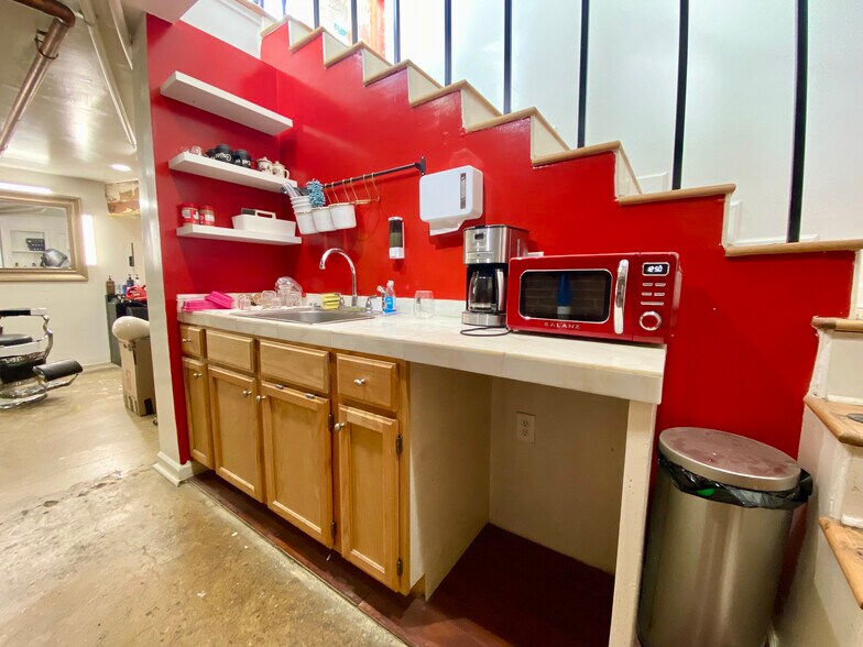 More Photos Of 107 S Front St, Memphis Office For Sale