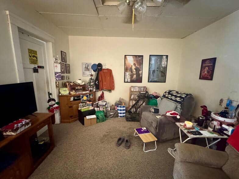 More Photos Of 3213 Washington Ave, Racine Storefront Retail Residential For Sale