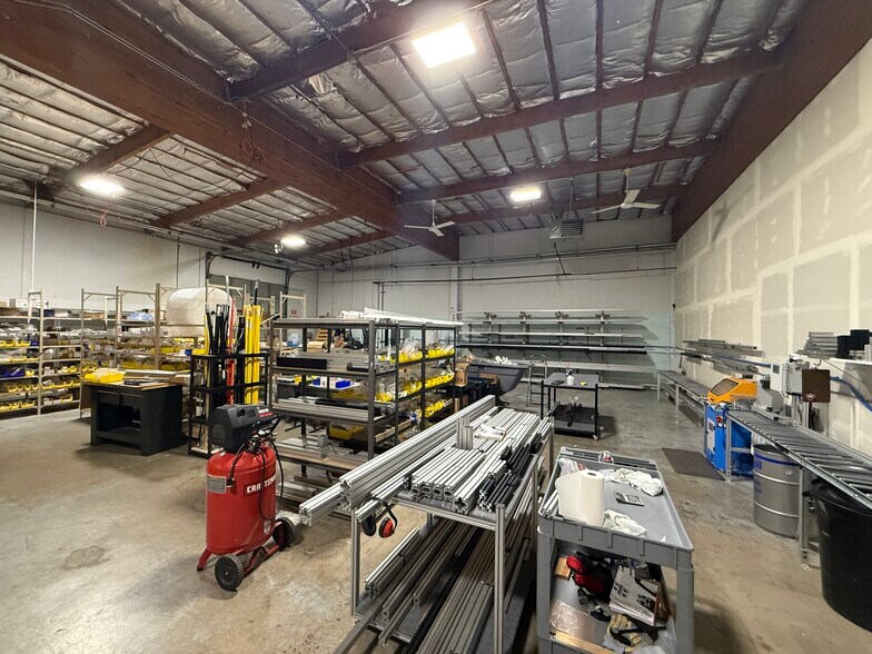 More Photos Of 3720-3770 W 1st Ave, Eugene Service For Lease