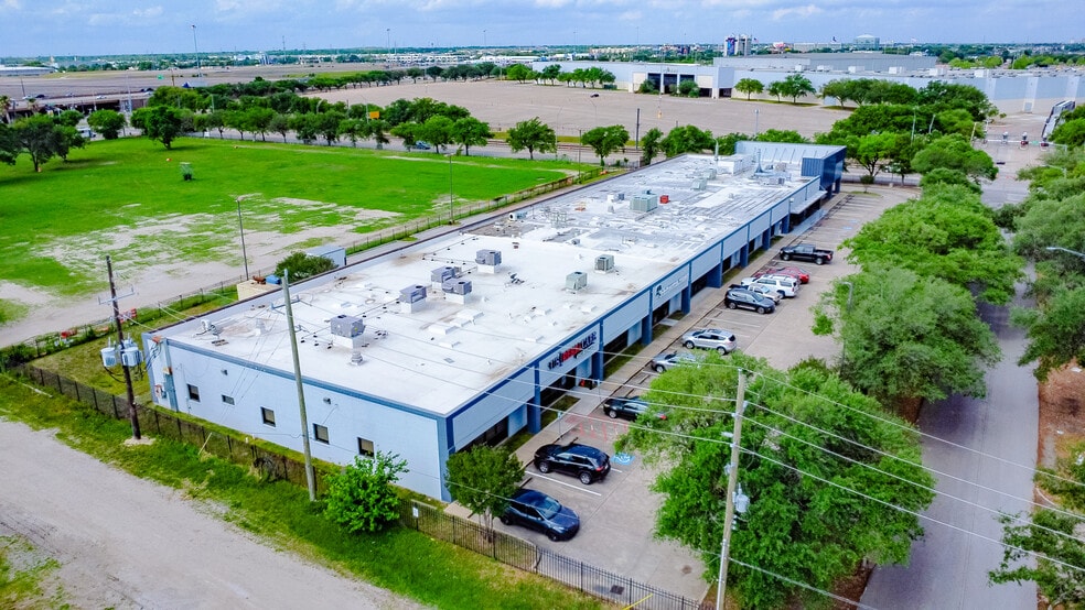 More Photos Of 8515 Fannin St, Houston Medical For Lease