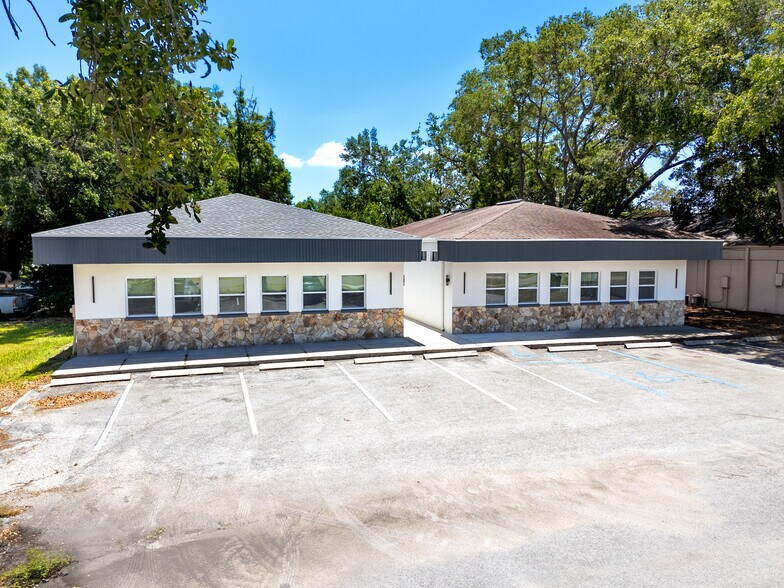 More Photos Of 2123 NE Coachman Rd, Clearwater Office For Sale