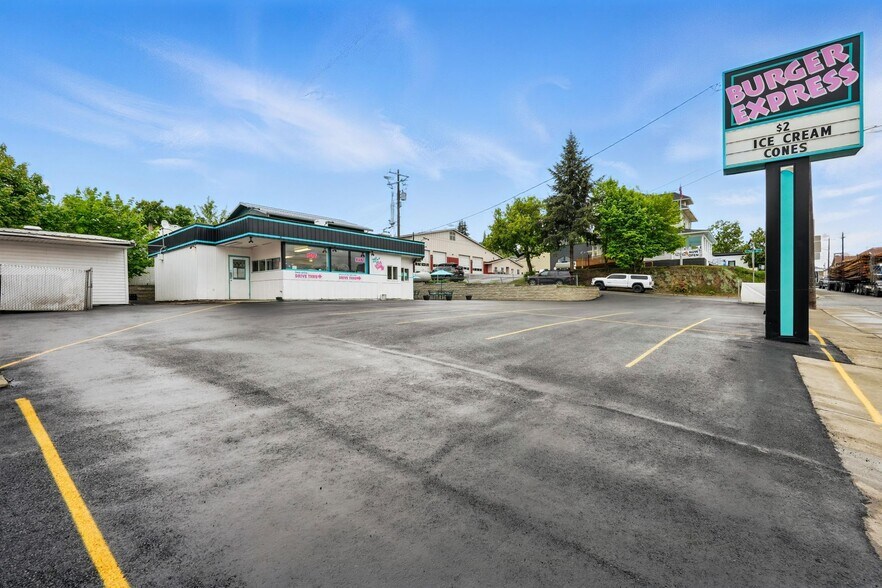 More Photos Of 213 W College Ave, Saint Maries Restaurant For Sale