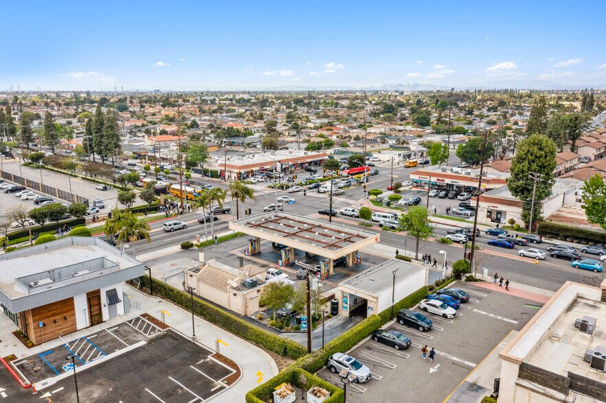 More Photos Of 8510 Rosecrans Ave, Paramount Service Station For Sale