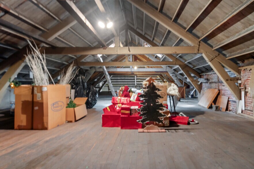 More Photos Of 541 Main St, New Rochelle Office For Sale