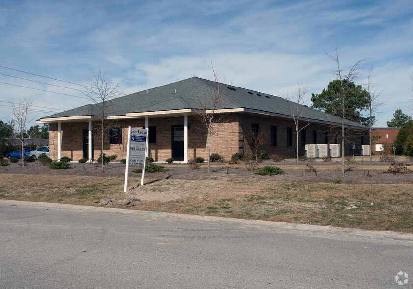 More Photos Of 5505 Business Dr, Wilmington Office Residential For Lease
