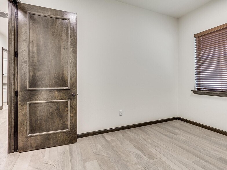 More Photos Of 4331 Adams, Norman Office For Lease