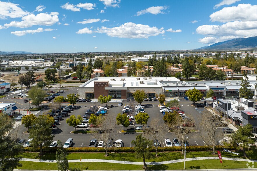 More Photos Of 4404 University Pky, San Bernardino Health Club For Sale