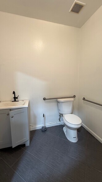 More Photos Of 9237 Lower Azusa Rd, Temple City Warehouse For Lease