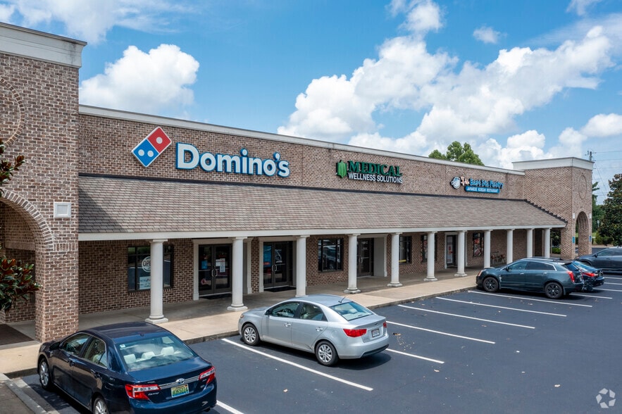 More Photos Of 1100 S College St, Auburn Unknown For Lease