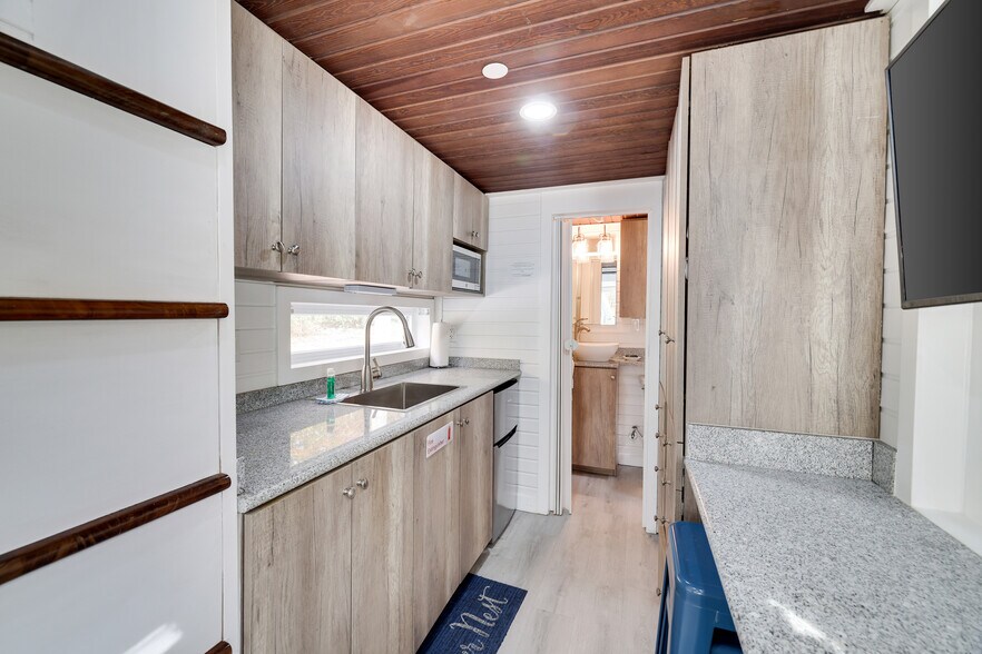 More Photos Of 2624 State Route 534, Albrightsville Hotel For Sale