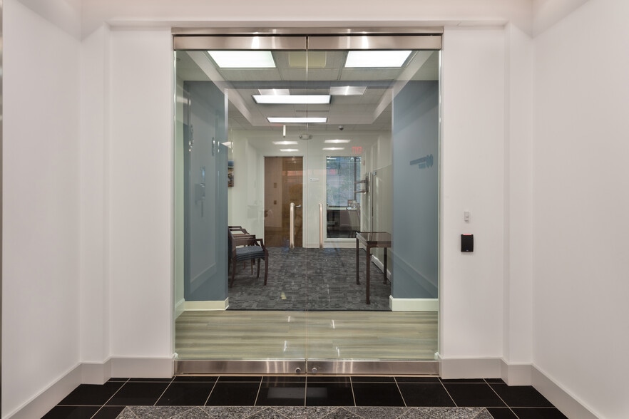 More Photos Of 5500 Cherokee Ave, Alexandria Office For Lease