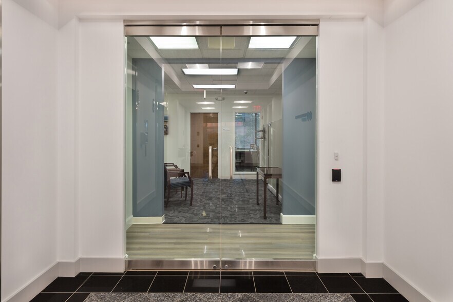 More Photos Of 5500 Cherokee Ave, Alexandria Office For Lease