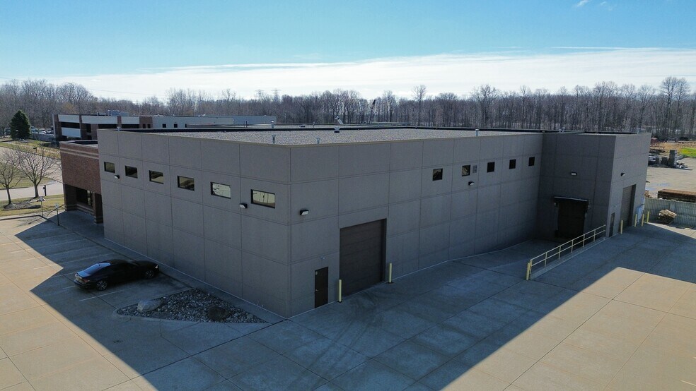 More Photos Of 50625 Design Ln, Shelby Township Warehouse For Lease