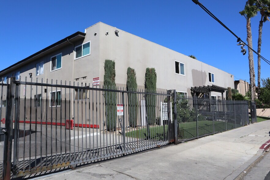 More Photos Of 21909 Lanark St, Canoga Park Apartments For Sale