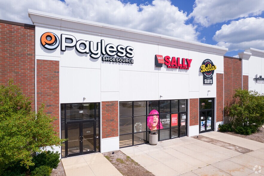 More Photos Of 260 E Rollins Rd, Round Lake Beach Unknown For Lease