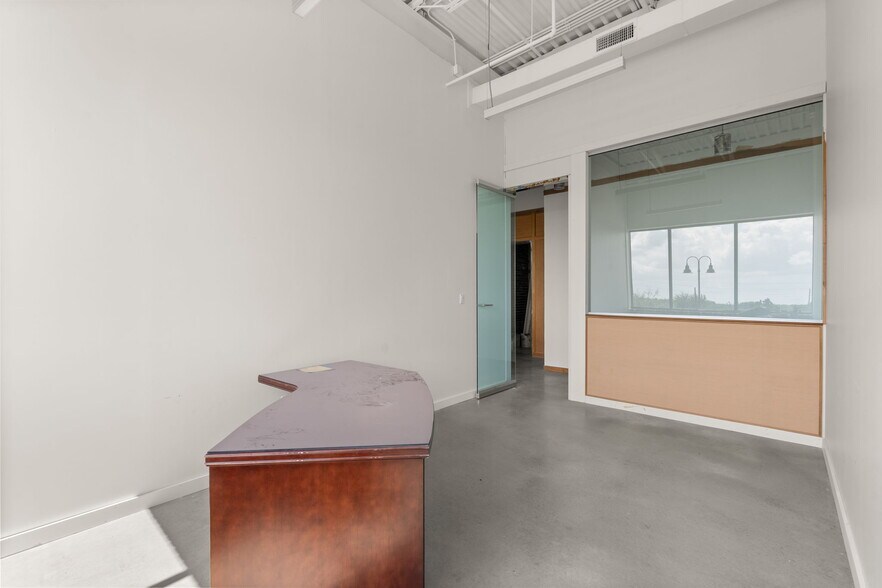 More Photos Of 6514 Highway 90A, Sugar Land Medical For Sale