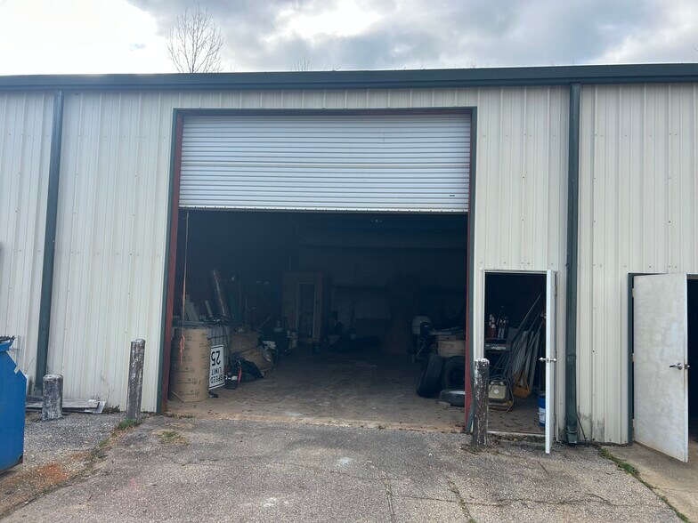 More Photos Of 9652 Milton Jones Rd, Daphne Warehouse For Lease