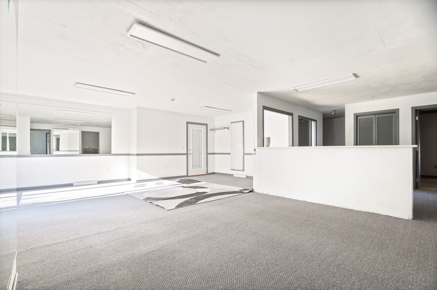 More Photos Of 2215 N Center Rd, Saginaw Office For Sale