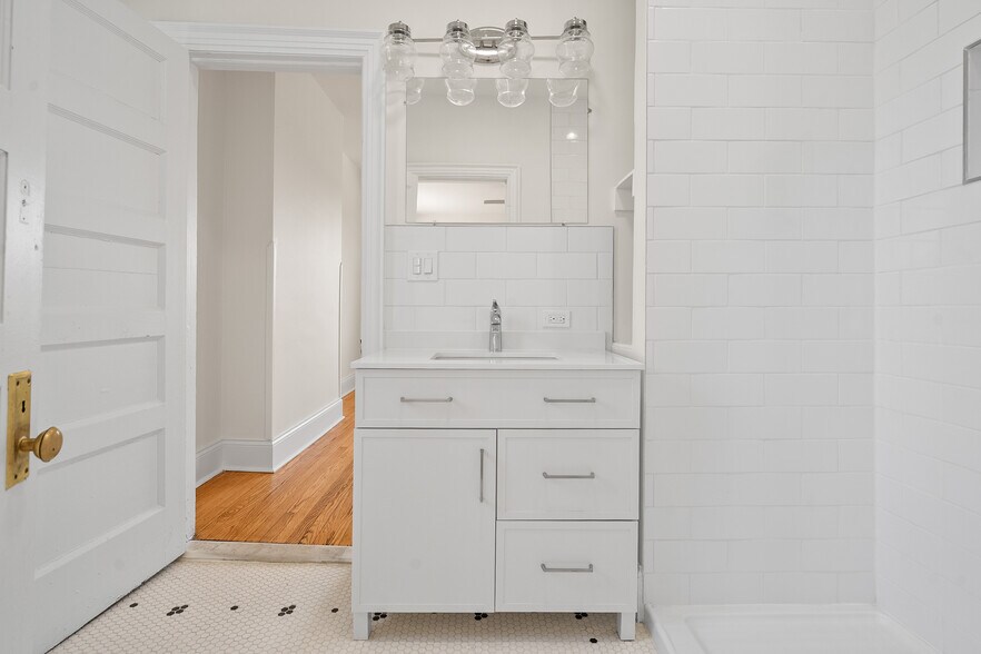 More Photos Of 4541 S Forrestville Ave, Chicago Multifamily For Sale