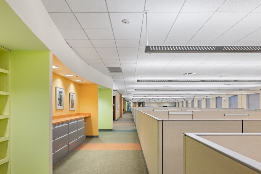 More Photos Of 8400 Silver Crossing, Oklahoma City Office For Sale
